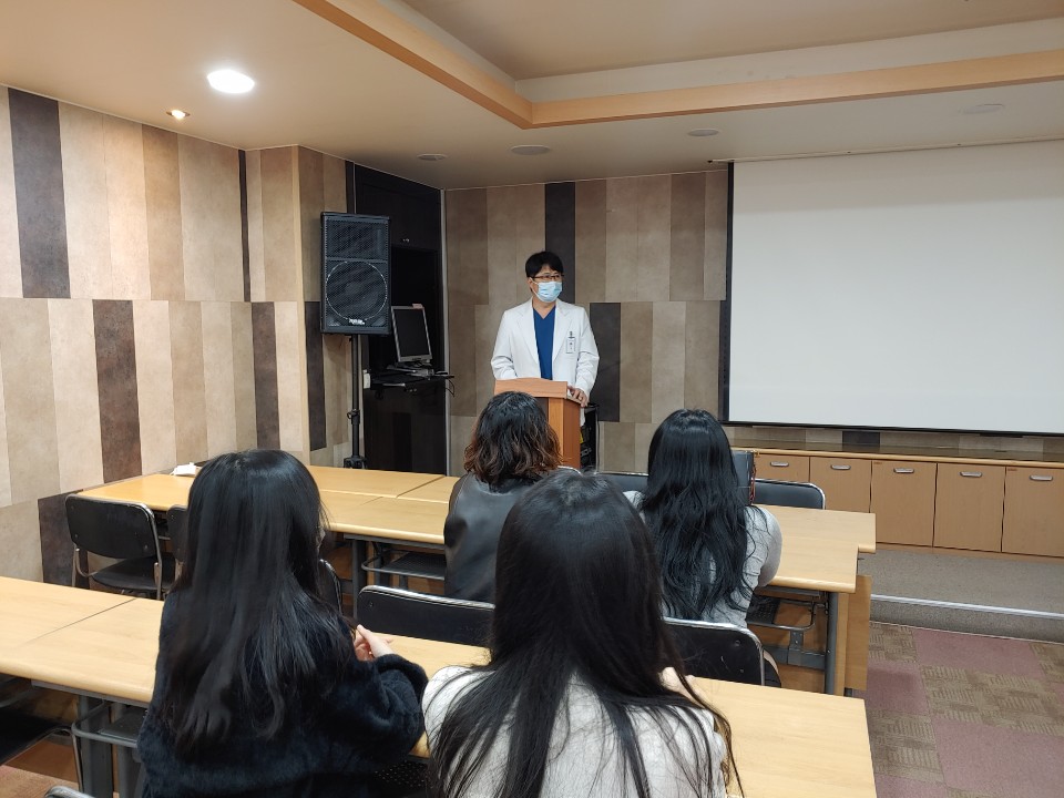 반려동물서비스-산업체인사특강2.jpg